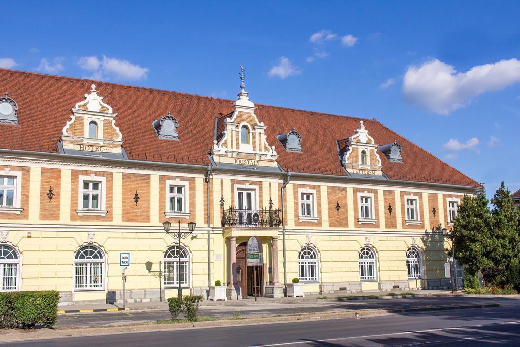 Hotel Kristály Imperial Tata Kültér fotó